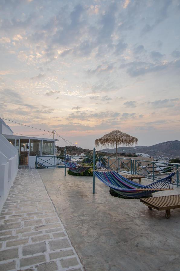 George & Irene Hotel イオス島 チョーラ エクステリア 写真